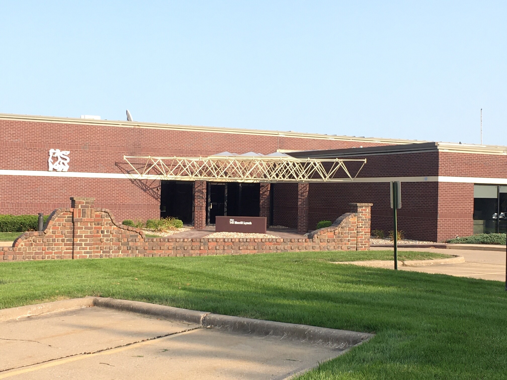 2205 E Empire St, Bloomington, IL à vendre Photo principale- Image 1 de 3