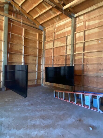 200 Running Dogs Ln, Saint Helens, OR à vendre - Photo du bâtiment - Image 2 de 29