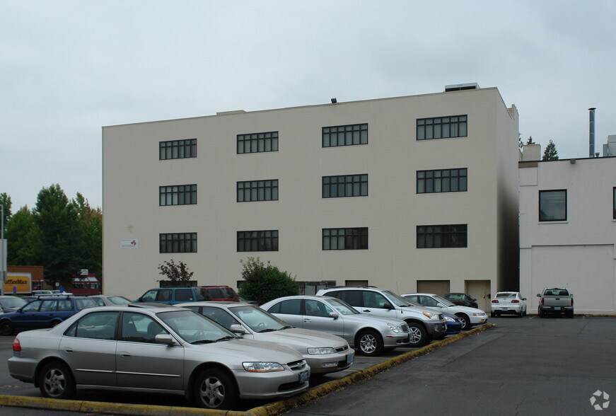 1215 State St, Salem, OR à louer - Photo du bâtiment - Image 3 de 36