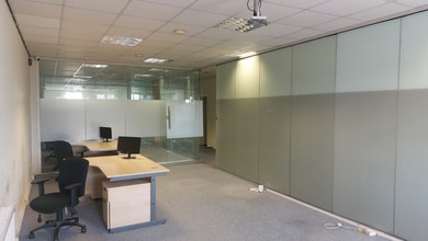 96 George Ln, London for lease Interior Photo- Image 2 of 7