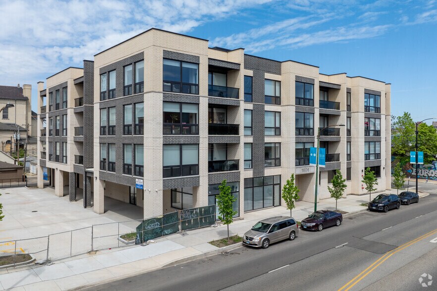 1606 S Ashland Ave, Chicago, IL à louer - Photo principale - Image 1 de 16