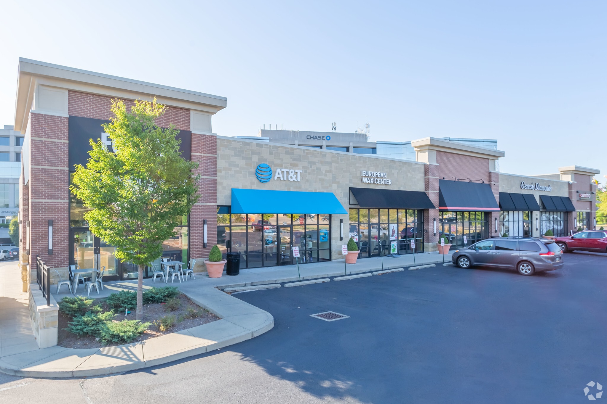 8060 Montgomery Rd, Cincinnati, OH for lease Building Photo- Image 1 of 3