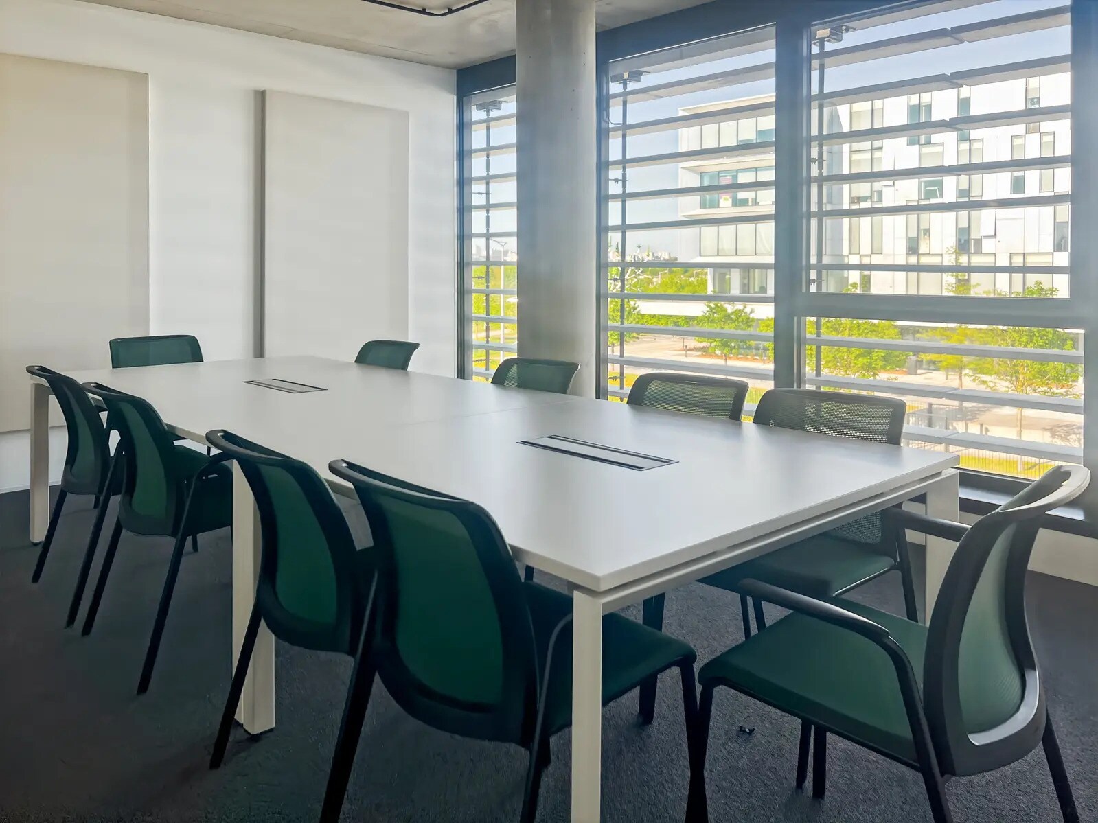 Office in Tinqueux for lease Interior Photo- Image 1 of 11