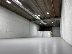 2700-2734 NW 72nd Ave, Miami, FL for lease Interior Photo- Image 2 of 8