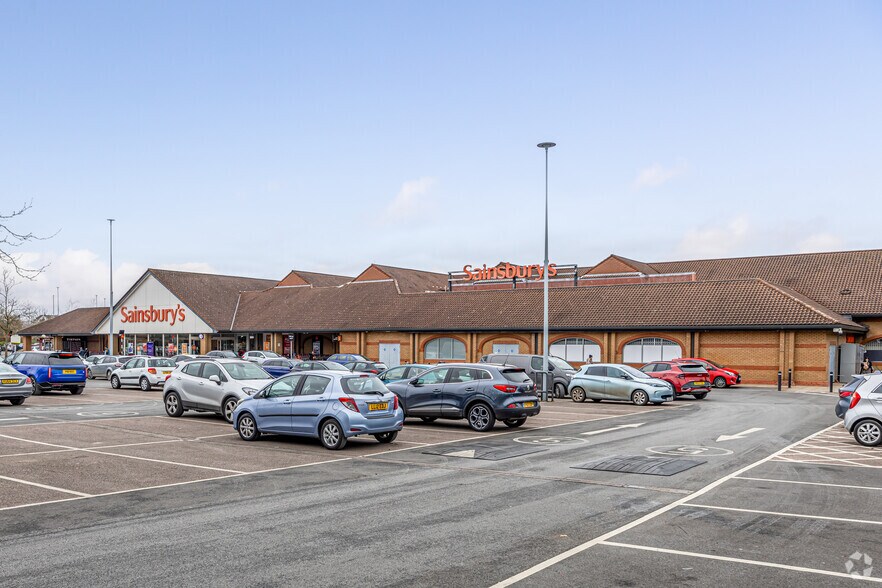 9-14 Campus 5, Letchworth Garden City for lease - Primary Photo - Image 1 of 4