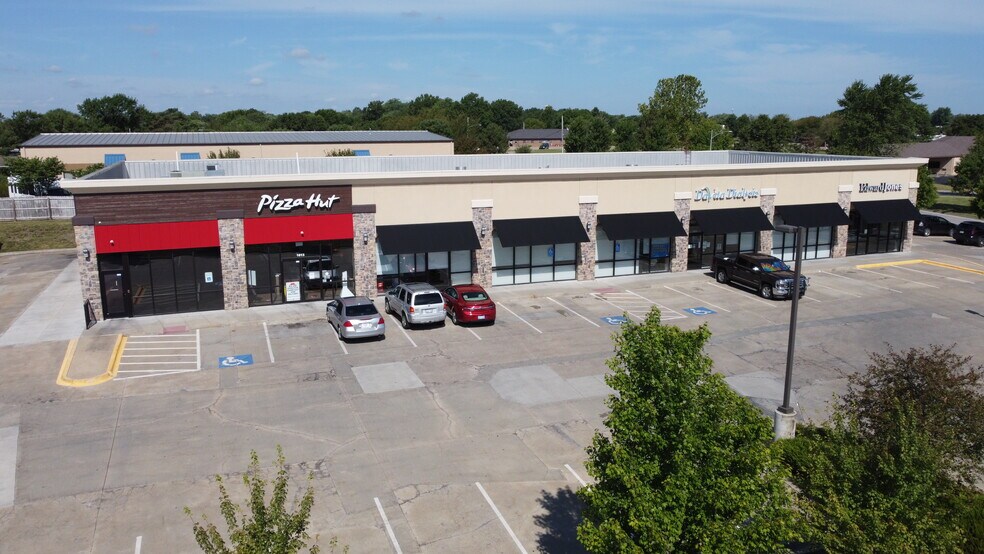 1601-E Peoria Rd, Paola, KS à louer - Photo du bâtiment - Image 3 de 9