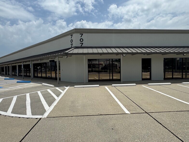 707 Grand Caillou Rd, Houma, LA for lease - Building Photo - Image 2 of 11