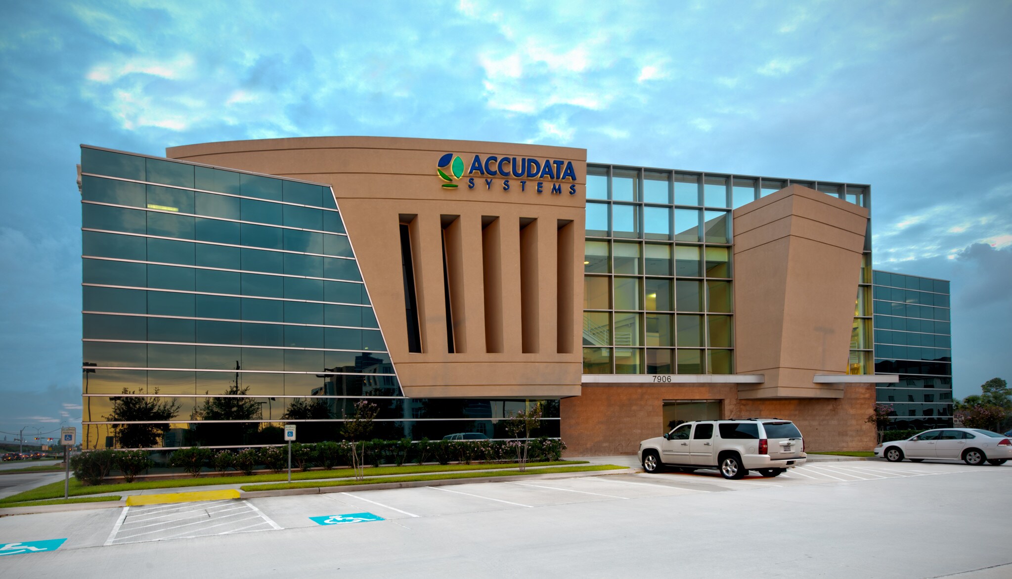 7906 N Sam Houston Pky W, Houston, TX à louer Photo principale- Image 1 de 17