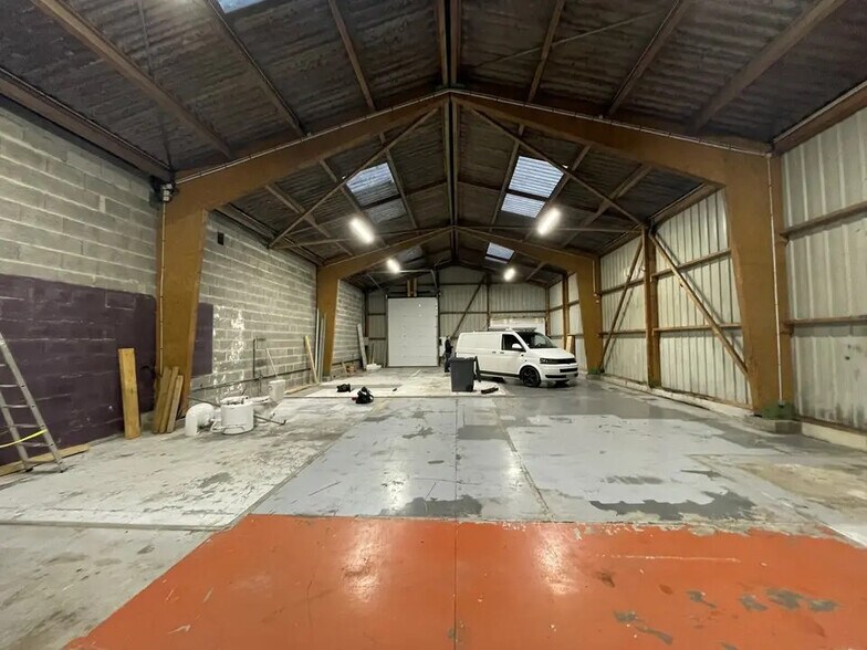 Industrial in Betton for lease - Interior Photo - Image 2 of 4