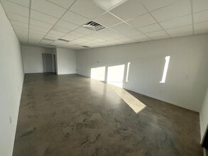 15306 N US Highway 69, Pollok, TX à louer Photo intérieure- Image 1 de 6