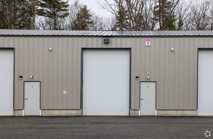 382398 Calef Hwy, Epping, NH for lease - Building Photo - Image 2 of 4