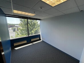 1200 Jorie Blvd, Oak Brook, IL à louer Photo intérieure- Image 2 de 15