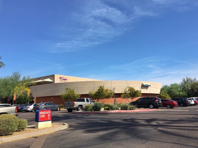 18404 N Tatum Blvd, Phoenix, AZ à louer - Photo du bâtiment - Image 2 de 3