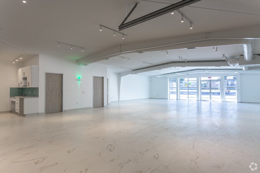 5634 Westpark Dr, Houston, TX à louer - Photo intérieure - Image 3 de 9