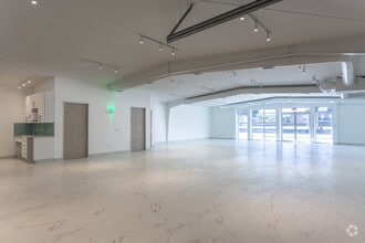 5633 Southwest Fwy, Houston, TX à louer Photo intérieure- Image 2 de 9