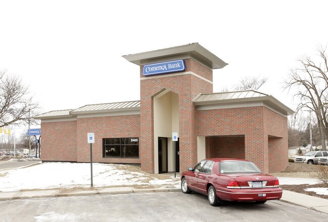 More details for 31425 5 Mile Rd, Livonia, MI - Retail for Sale