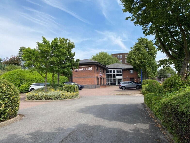 8 Commercial Gate, Mansfield à louer - Photo du bâtiment - Image 2 de 13