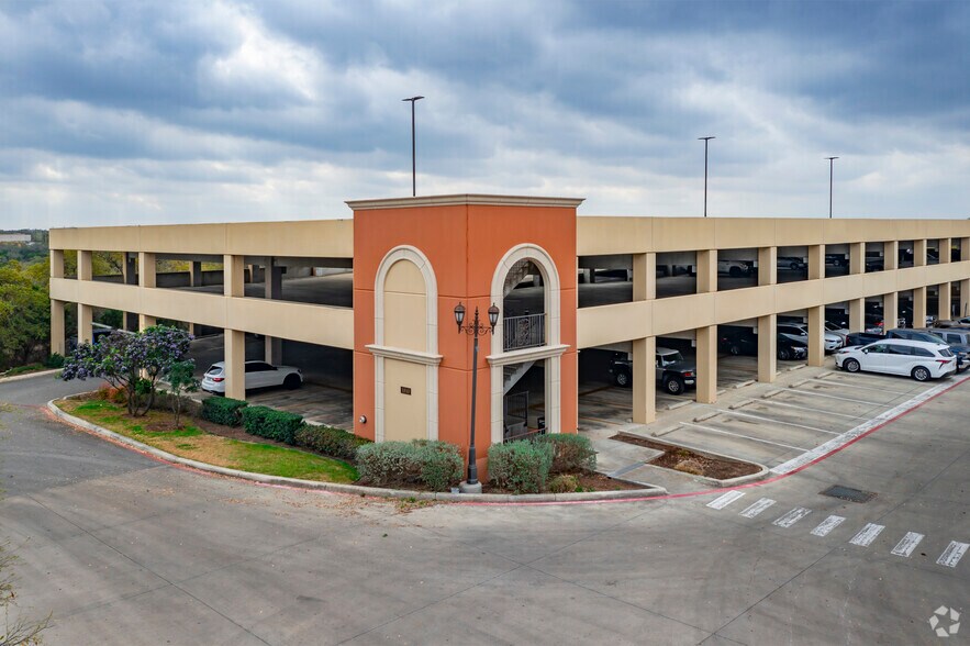 Loop 1604, San Antonio, TX à louer - Photo du bâtiment - Image 2 de 11