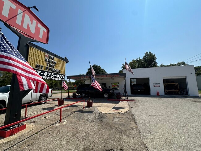 Plus de détails pour 117 W Bedford Euless Rd, Hurst, TX - Commerce de détail à vendre