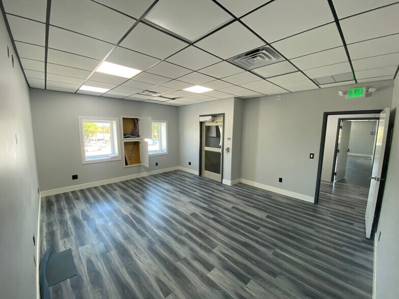 1092-1086 NE Industrial Blvd, Jensen Beach, FL à vendre - Photo intérieure - Image 3 de 17