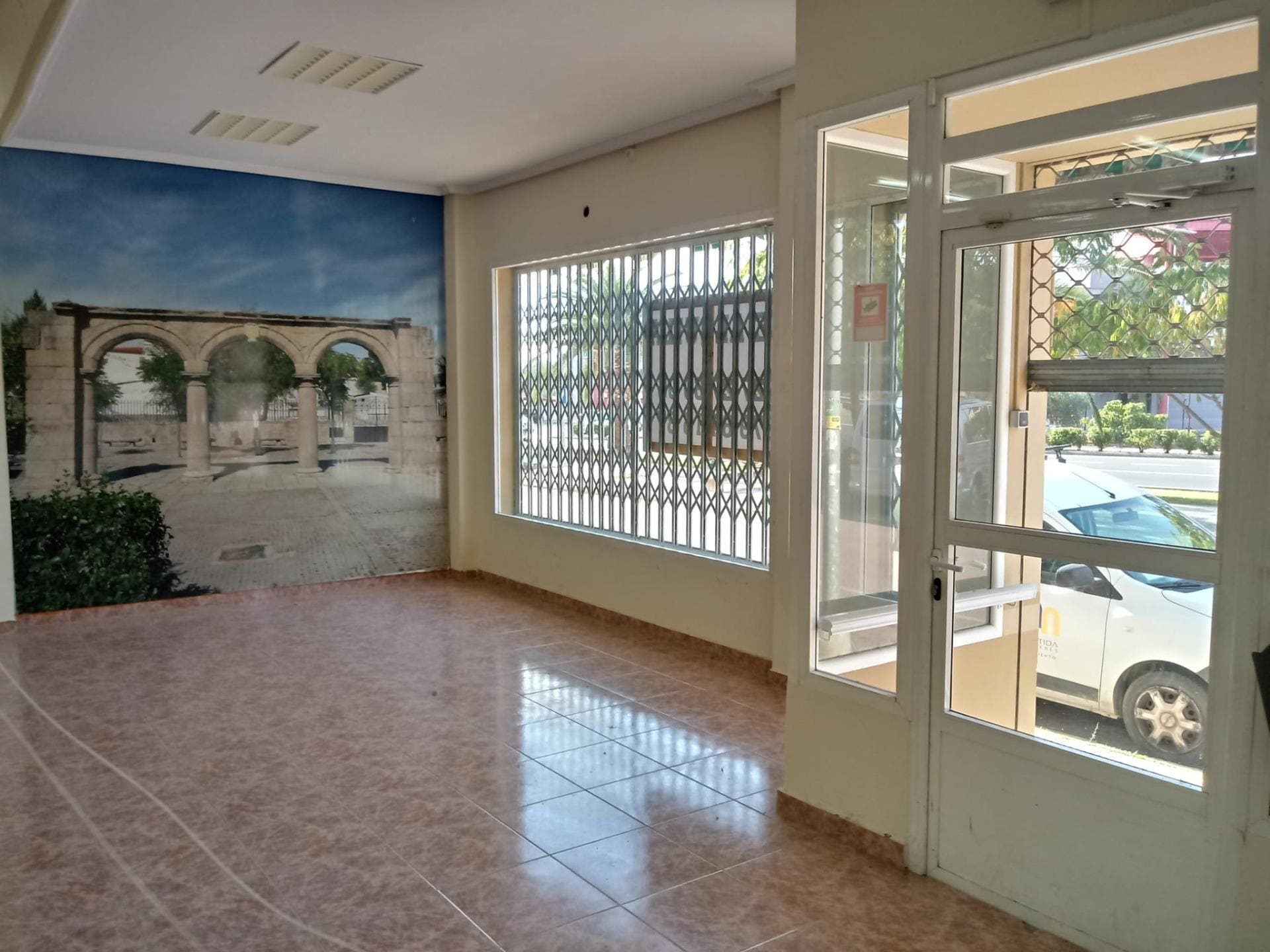 Retail in Malpartida de Cáceres for lease Building Photo- Image 1 of 4