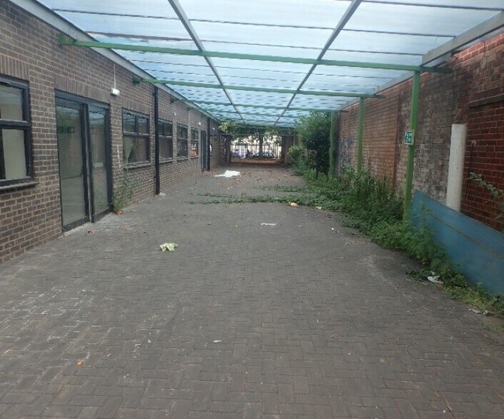 2 Manor Farm Rd, Birmingham for sale - Building Photo - Image 3 of 4