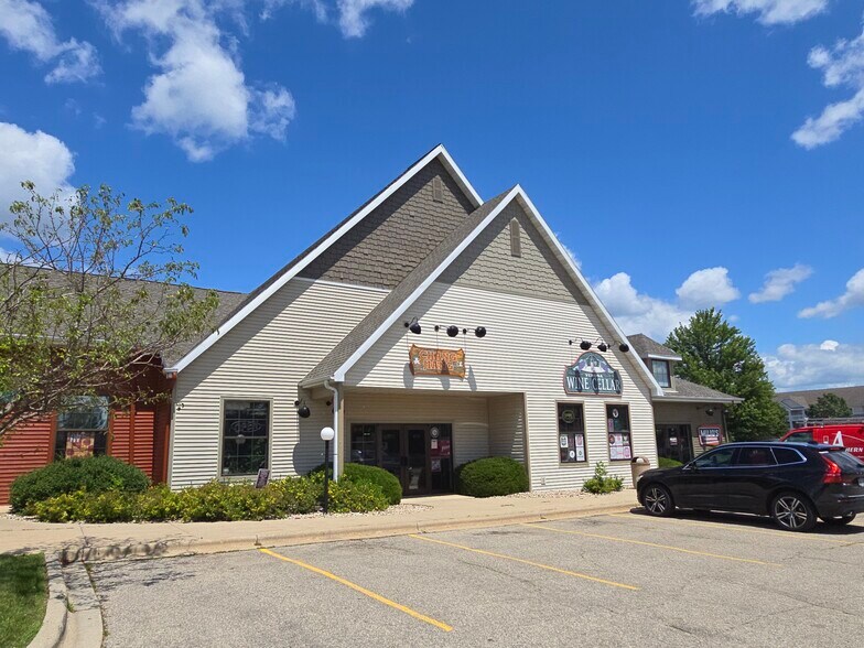 1031-1057 N Edge Trl, Verona, WI à louer - Photo du bâtiment - Image 2 de 6