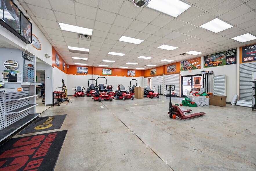 3242 S Main St, Salisbury, NC à vendre - Photo du bâtiment - Image 2 de 5