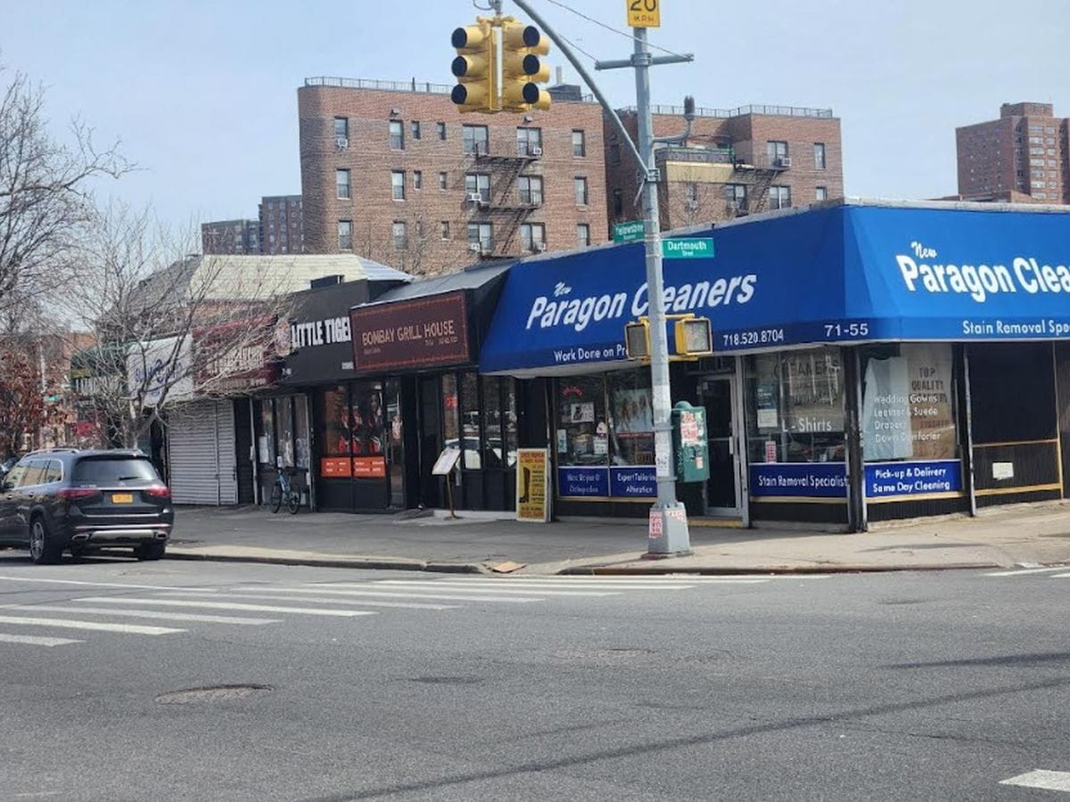 7143-7155 Yellowstone Blvd, Forest Hls, Forest Hills, NY à vendre Photo principale- Image 1 de 6