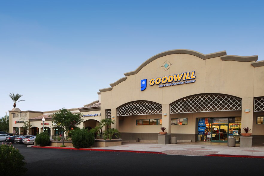 13757-13771 N Fountain Hills Blvd, Fountain Hills, AZ à louer - Photo du bâtiment - Image 2 de 9