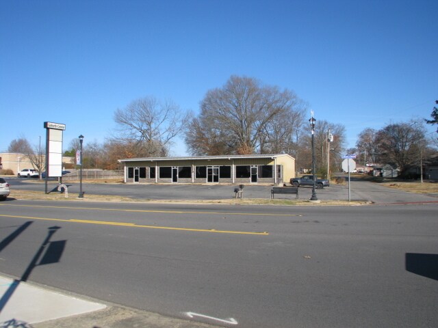 502 W Main St, Cabot, AR à louer - Photo du bâtiment - Image 3 de 5