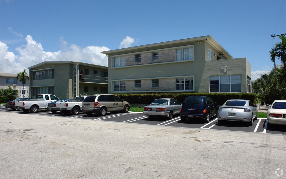 1025-1029 94th St, Miami Beach, FL for sale - Building Photo - Image 2 of 3