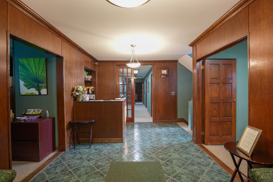 21344 38th Ave, Bayside, NY à vendre - Photo du bâtiment - Image 3 de 3