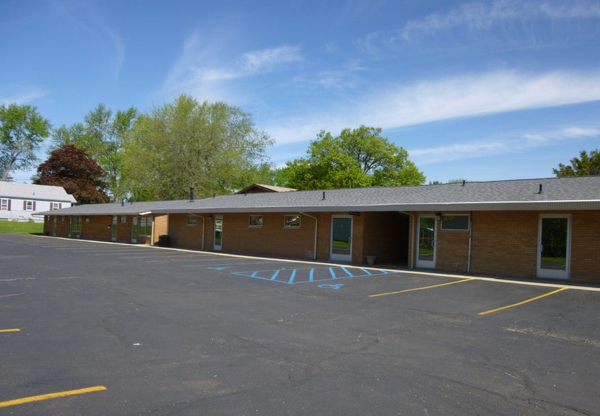 721 N Macomb St, Monroe, MI à louer - Photo du bâtiment - Image 3 de 5