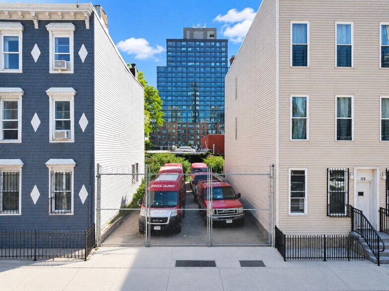 192 Butler St, Brooklyn, NY à vendre - Photo du bâtiment - Image 2 de 16