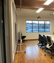 819 SE Morrison St, Portland, OR for lease Interior Photo- Image 2 of 4