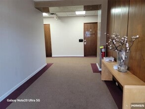 190-210 Sylvan Ave, Englewood Cliffs, NJ à louer Photo intérieure- Image 2 de 4