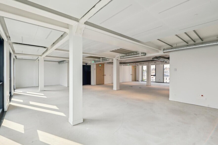 Office in Neuilly-sur-Seine for lease - Building Photo - Image 2 of 8