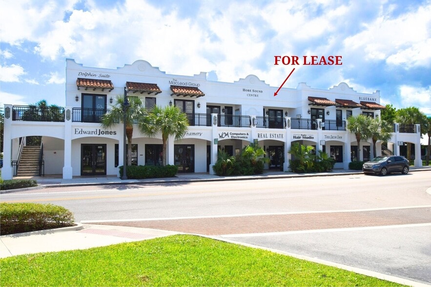 8930-8950 SE Bridge Rd, Hobe Sound, FL for lease - Primary Photo - Image 1 of 3