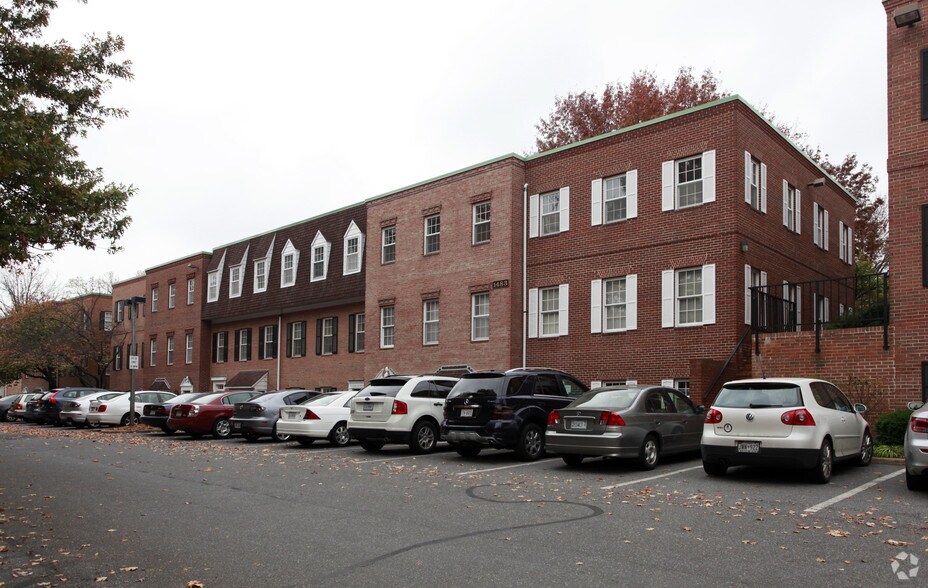 1497 Chain Bridge Rd, McLean, VA à louer - Photo principale - Image 3 de 20