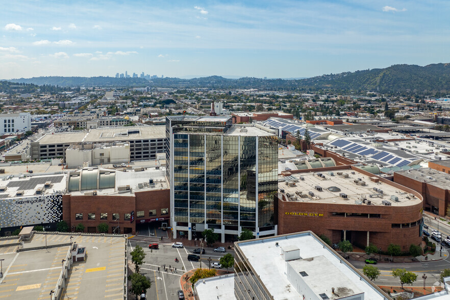 100 W Broadway, Glendale, CA à louer - Photo du bâtiment - Image 3 de 7