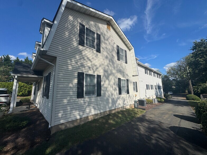 39 Garrett St, Warrenton, VA à vendre - Photo du bâtiment - Image 3 de 4