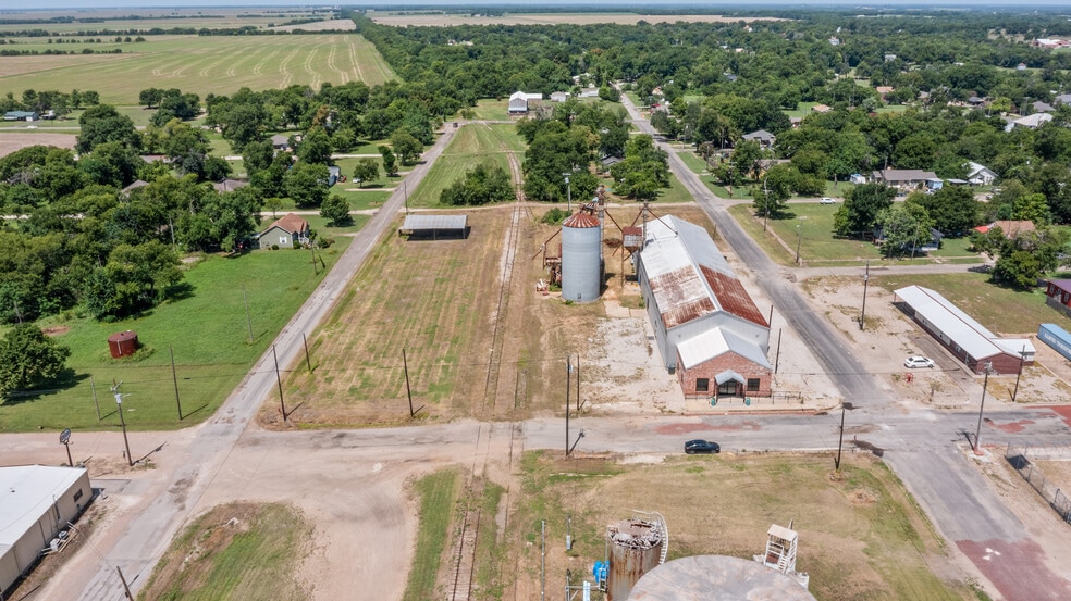 151 5th St st, Honey Grove, TX for sale - Building Photo - Image 3 of 44