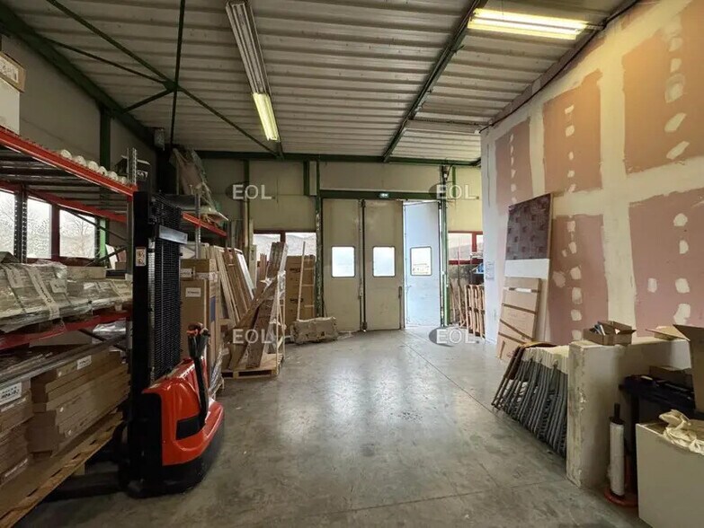 Flex in Saint-Thibault-des-Vignes for sale - Interior Photo - Image 2 of 9