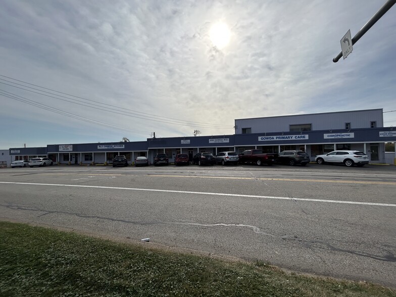 Penn Hills Shopping Center portfolio of 2 properties for sale on LoopNet.ca - Building Photo - Image 2 of 4