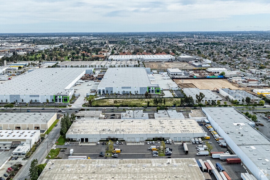 10725 Springdale Ave, Santa Fe Springs, CA for lease - Building Photo - Image 3 of 5