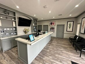 2018 Broadway St, Pearland, TX à louer Photo intérieure- Image 1 de 16