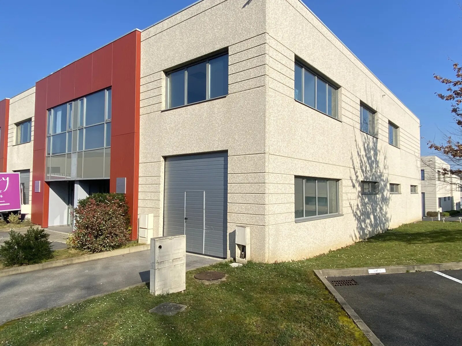 Flex dans Bussy-Saint-Georges à louer Photo du bâtiment- Image 1 de 4