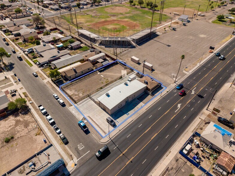 817 S 4th St, El Centro, CA à vendre - Photo du bâtiment - Image 3 de 12