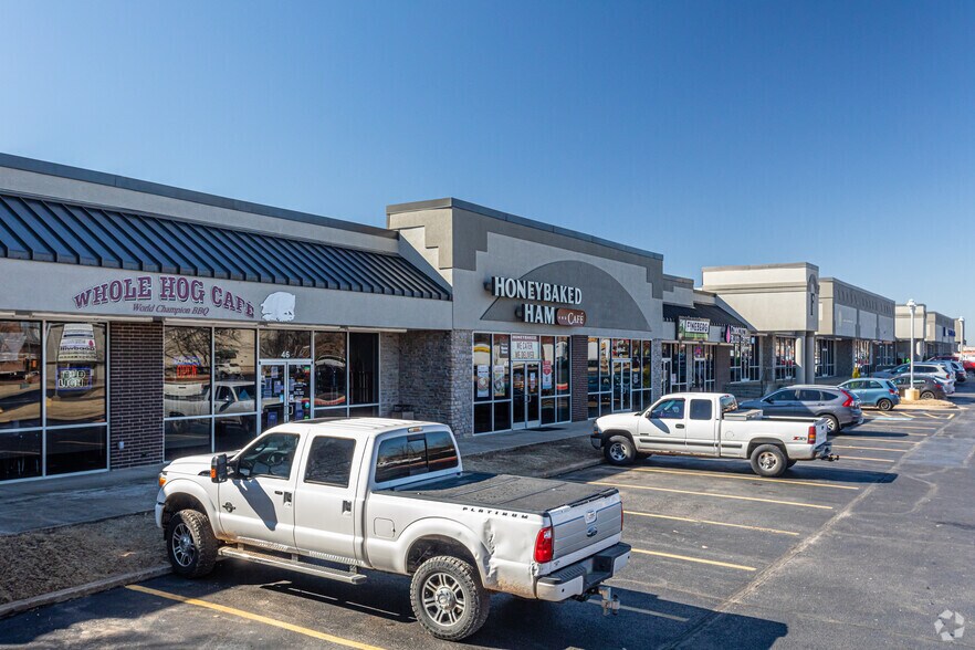 1400 SE Walton Blvd, Bentonville, AR à louer - Photo principale - Image 2 de 4